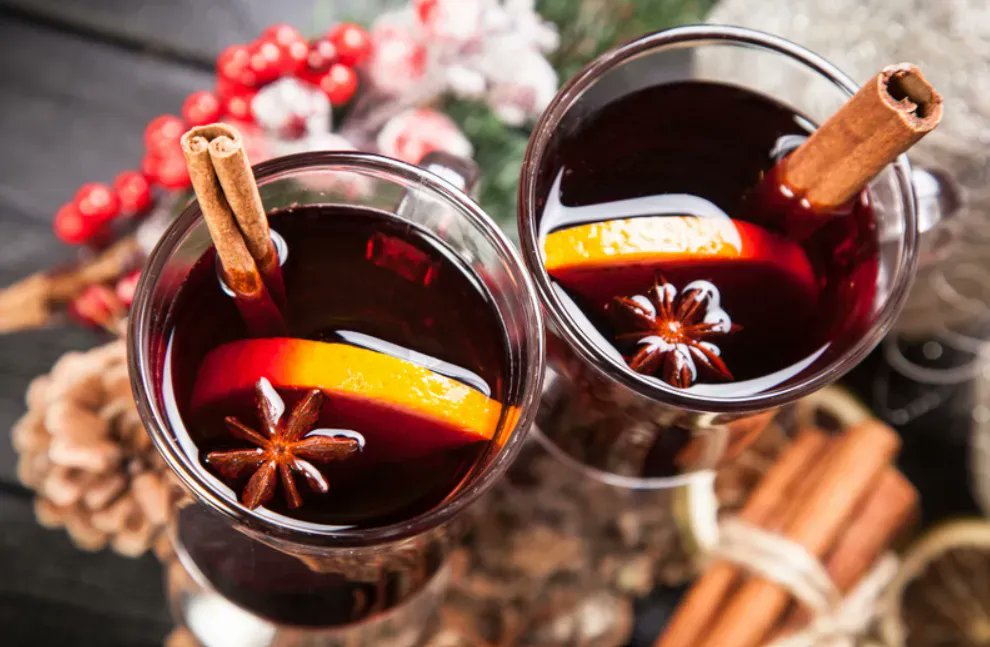 Boozy_Foodie's tweet photo. It is #MulledWineDay (better suited for the Northern Hemisphere I guess)! I came across this recipe on the #InstantPotSA website - looks quite delish, will save it for cooler weather for sure! @InstantPotSA
https://t.co/WVYC5i9WrU https://t.co/VMk0Eo9g7t