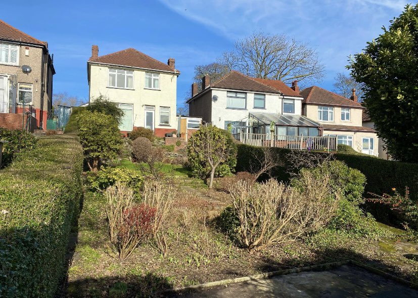 SaxtonMeeUK's tweet photo. 🏠New Listing Today🏠
📍Ben Lane, Wadsley
GUIDE PRICE £280,000-£300,000 *FREEHOLD**NO CHAIN*
Situated on this excellent size plot is this 3 bed, bay fronted, detached property which enjoys a south facing rear garden. Benefiting from a driveway and garage.
📞0114 231 6055 https://t.co/qLk9KBGDrr