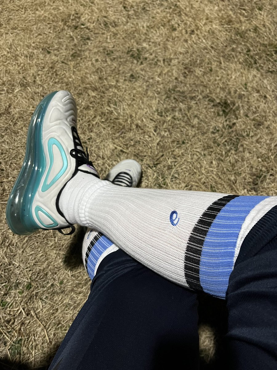 longwhitesocks's tweet photo. カスタムオーダーしたアシックスハイソックスの別バージョン
これはこれでアリかも😊 https://t.co/h65QO6ZhoH