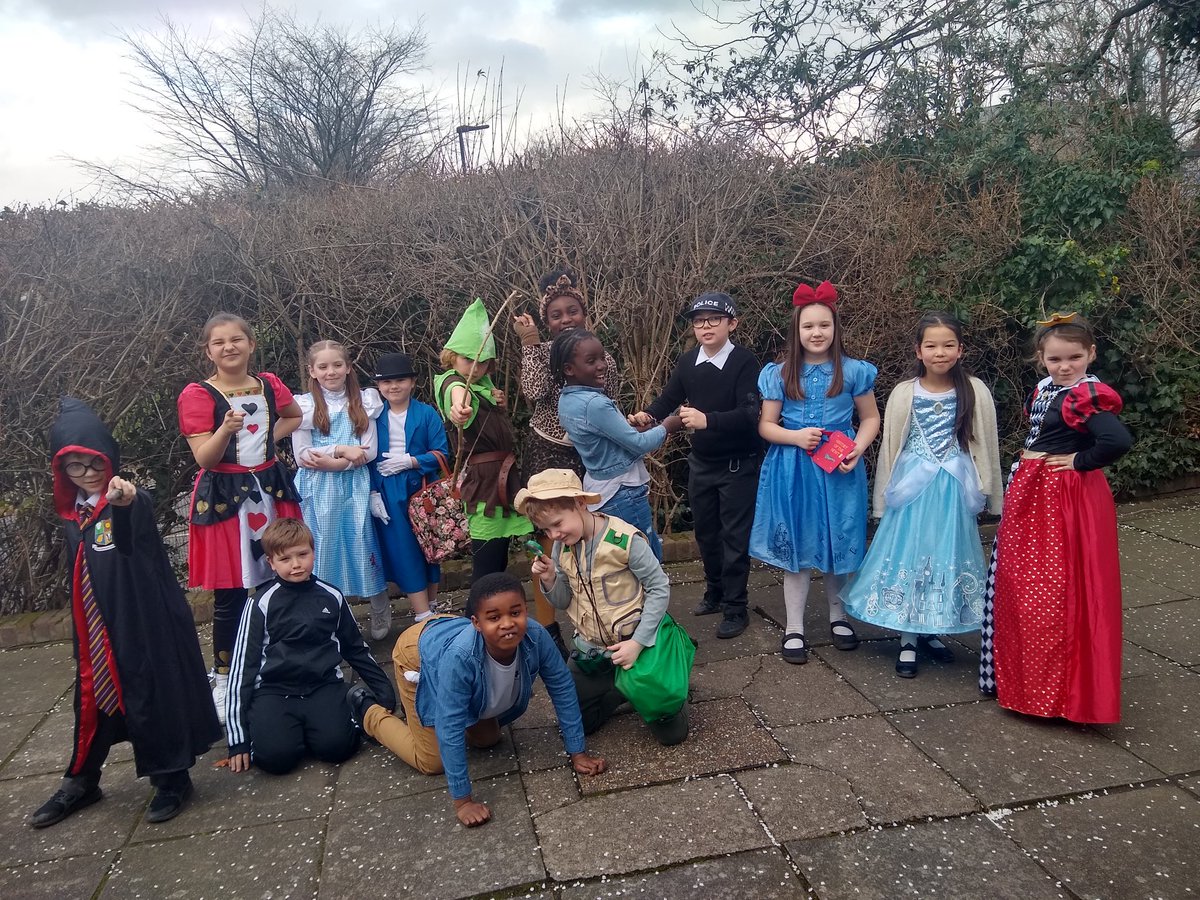 StPaulclass's tweet photo. World Book Day Fun! #WorldBookDay @StAnnesgaCPS https://t.co/hKKYau7Opo