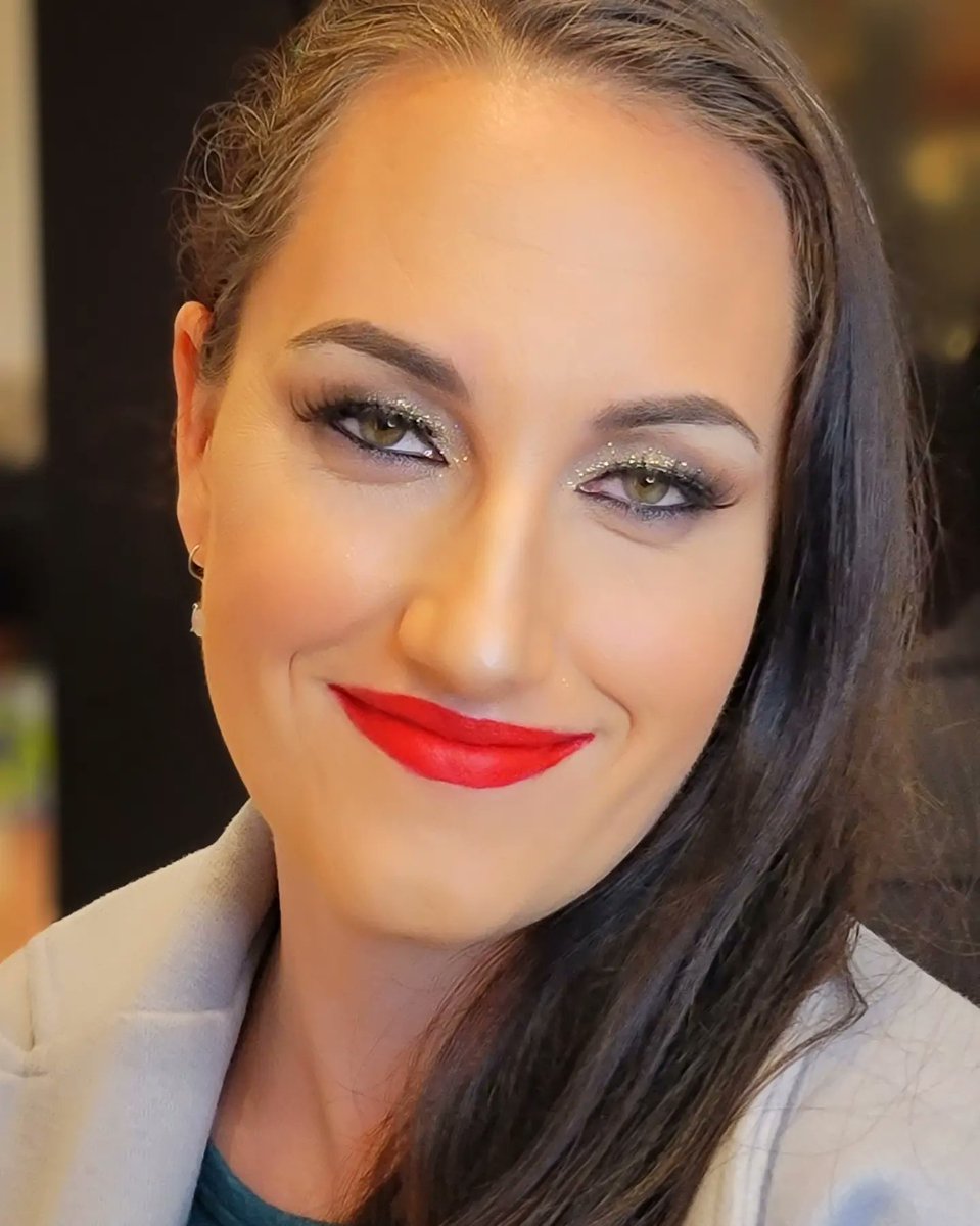 MakeupByStevenT's tweet photo. We've just begun doing makeup services in store again and I had to get her ready for the @eltonofficial concert at the Barclay's Center.
#mua #makeupartist #makeupByT #makeupByStevenT #MUAnotMUE #makeup #cosmetics #maccosmetics #booksy @BooksyApp https://t.co/WHyOv6kbEi