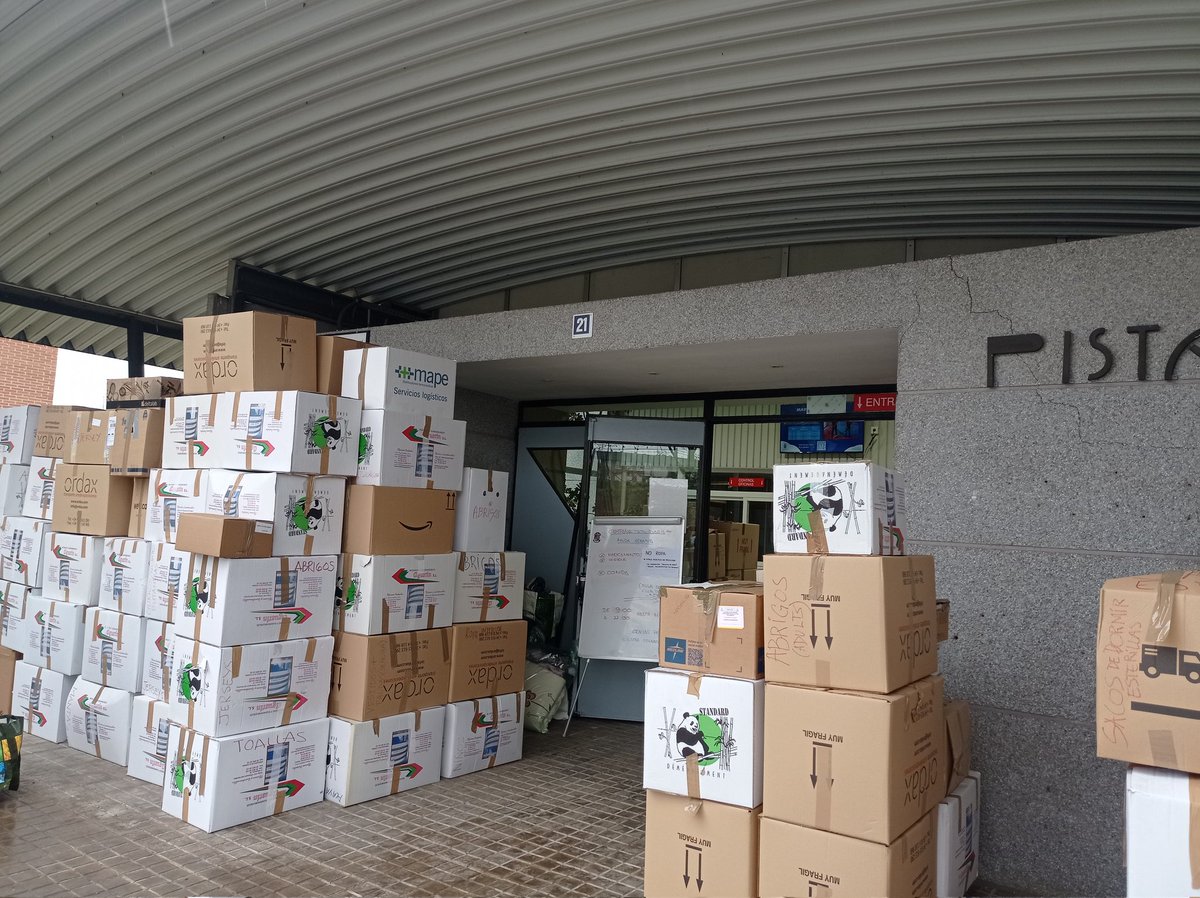 RodrigoBernalZ's tweet image. Exigente proceso de clasificación, preparando comienzo de transporte gracias al apoyo de todo el personal voluntario. Espectacular. @CRMajadahonda @MajadahondaAyto