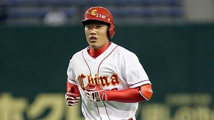 Drianrogelio's tweet photo. Acto seguido, en lo que significó el segundo choque de la jornada inaugural del #WBC06, en la misma grama del Tokyo Dome, el catcher chino Wei Wang se volaba la barda ante el estelar abridor nipón Koji Uehara, siendo este el primer jonrón en la historia de los Clásicos Mundiales! https://t.co/iCqtWvcmkQ