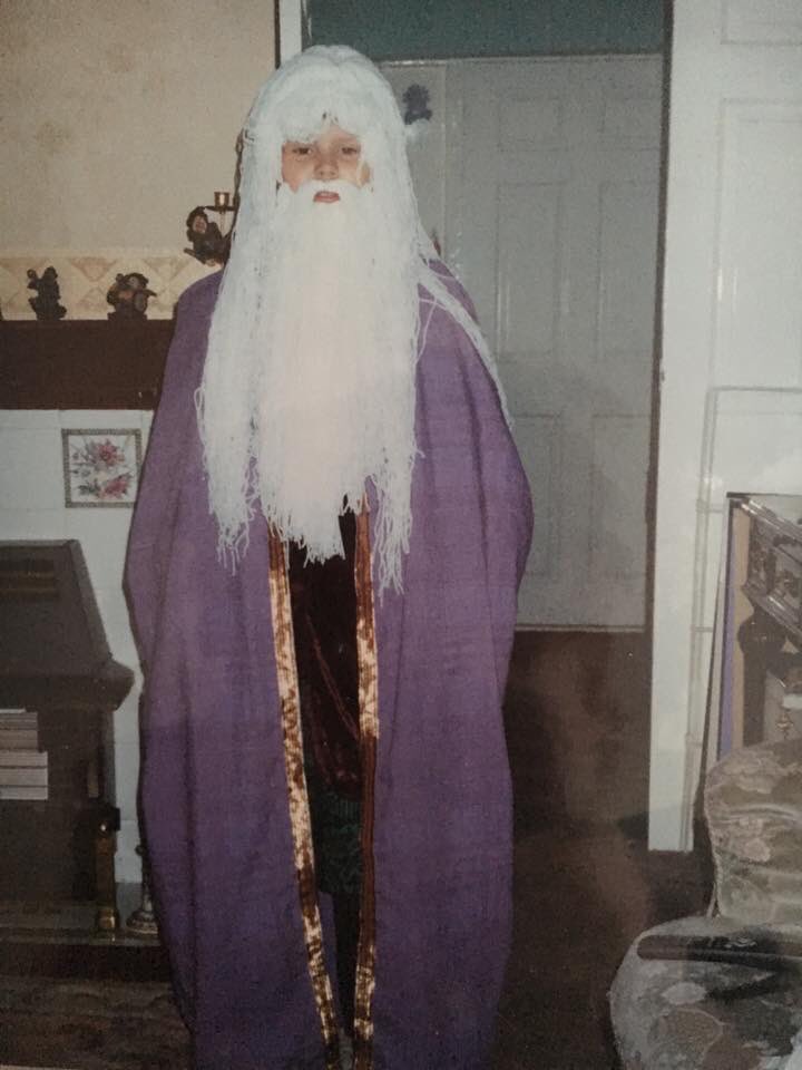 CassTonks's tweet photo. Throwback to my first ever World Book Day back in 1998 when I was the only kid at school dressed as a Harry Potter character. My mum spent days making Dumbledore’s hair 😂 #harrypotter @jk_rowling https://t.co/crjcs4GVy9