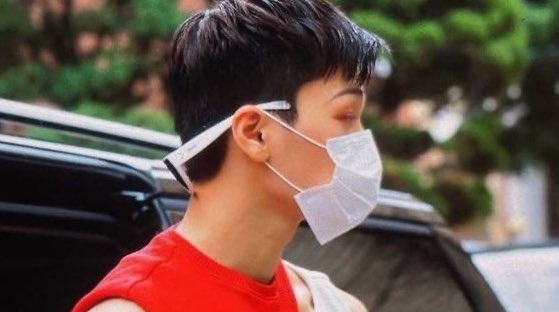 sankaissed's tweet photo. san’s habit of wearing glasses behind his head: https://t.co/bjIGmpKrPJ