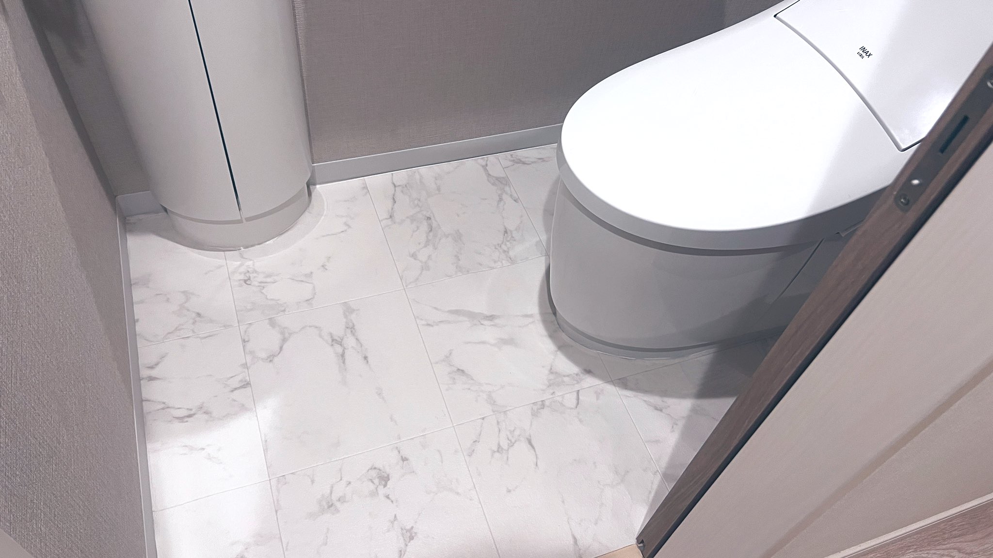 𝑡𝑜𝑚𝑜 トイレ床も大理石柄にdiy 初心者だけどクッションフロアで可愛くなりました Youtubeにやり方載せたので是非みてください Diy フロアシート 大理石床 T Co O8iuvux5re T Co W7ixf4qzj0 Twitter