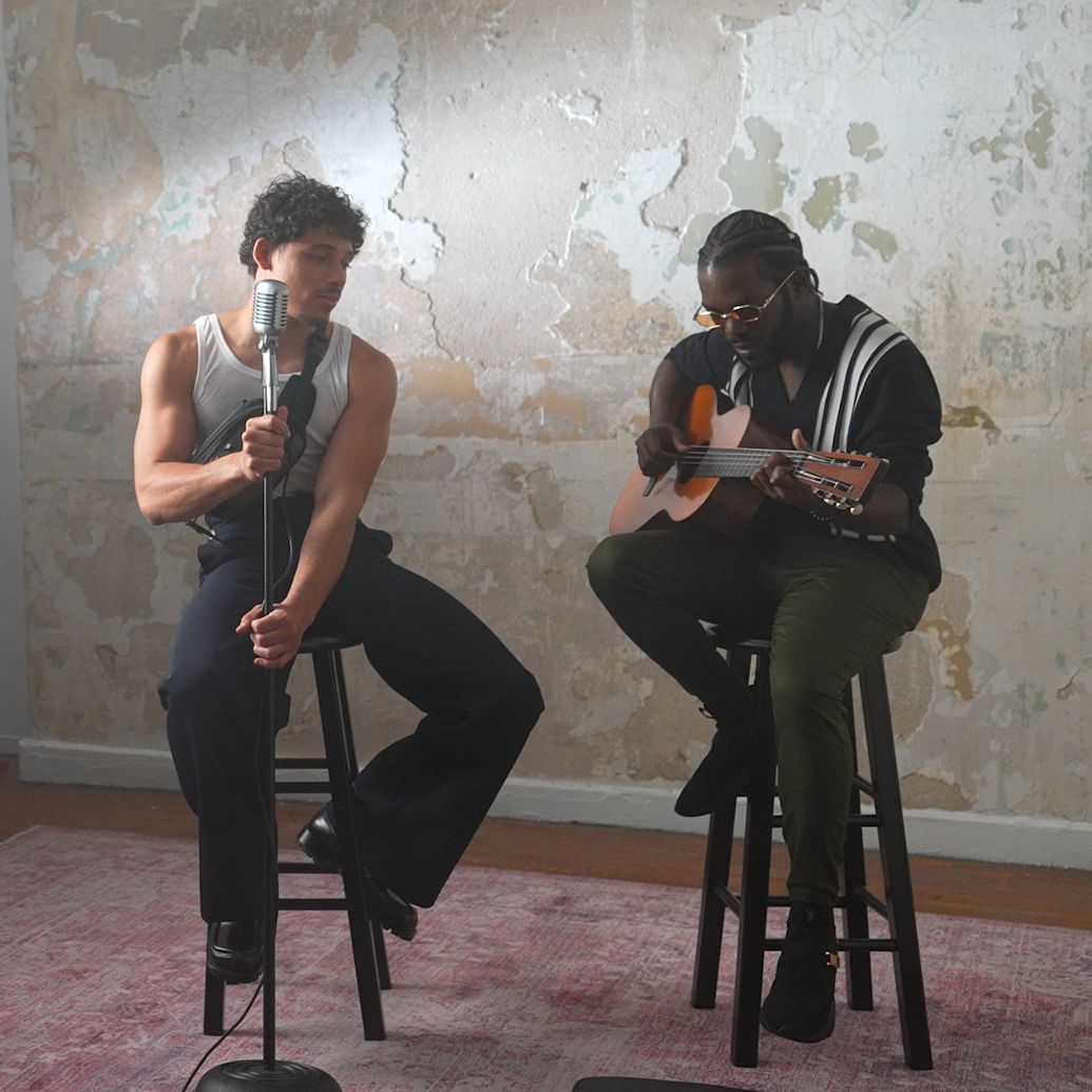 While on set, @ARamosOfficial and fellow musician <a href="/WilliamFWells/">Will Wells</a> broke out into an impromptu jam session. ​​Anthony keeps his essentials close without missing a beat thanks to his hands-free Recruit 3-in-1 Chest Pack.​
​
#TUMI​
#TUMIBravo​
​#Ambassador

🌟: Anthony Ramos