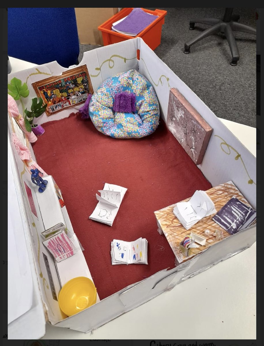 hackneylibs's tweet image. #OurLibraries Ella May&apos;s perfect library has space for art and plants #HackneyLibraries 🪴🎨