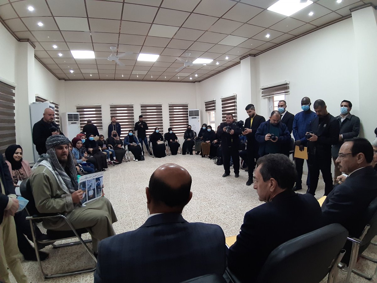 FranceBagdad's tweet photo. En présence du gouverneur de Ninive et du maire de Qaraqosh, échange avec les jeunes porteurs de projets de cohésion sociale et les femmes membres d'une coopérative d'épargne solidaire, bénéficiaires du programme PERMA de l'@AFD_MidEast https://t.co/7QK07xr2HY