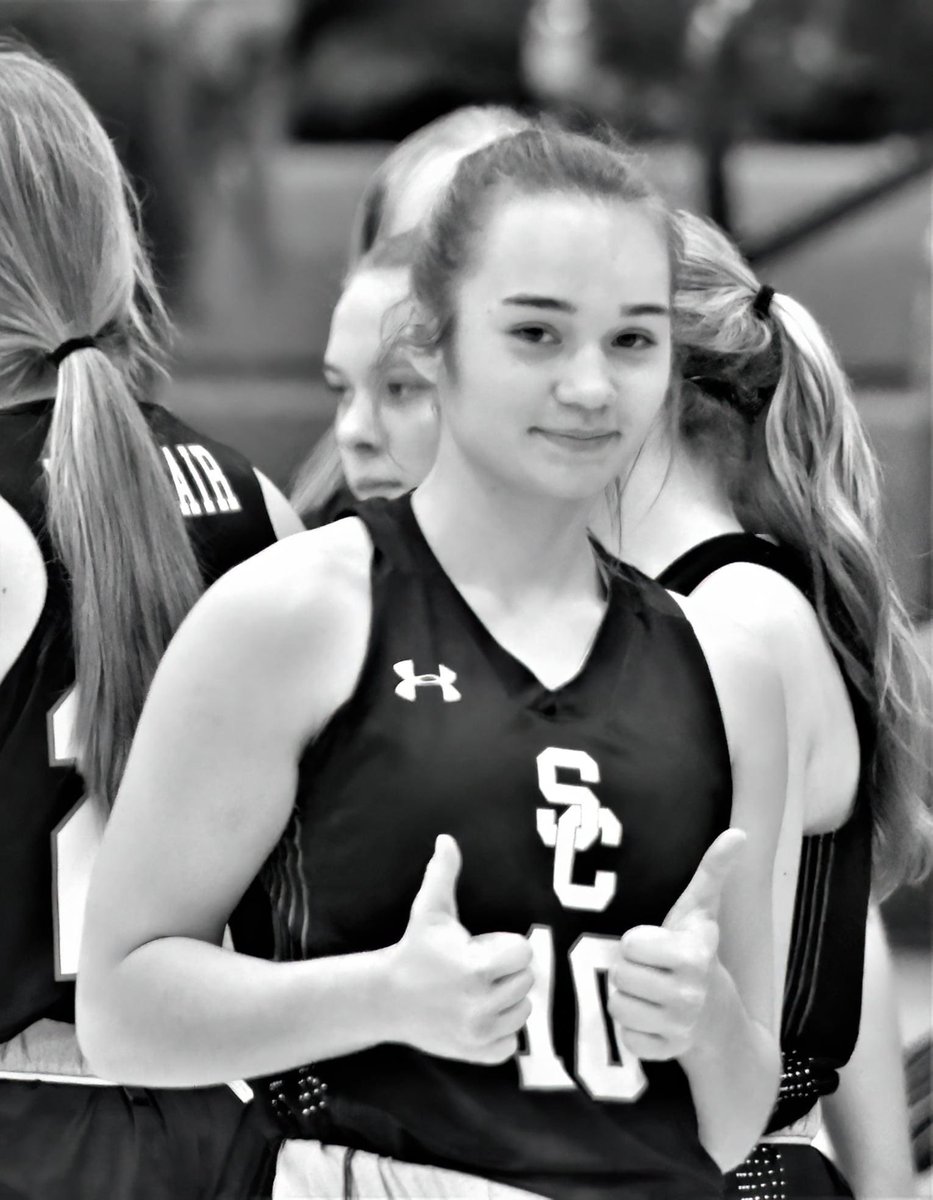 Today starts her comeback for senior season. 👊💪🏀🏐 <a href="/kaylihinze/">Kayli</a>