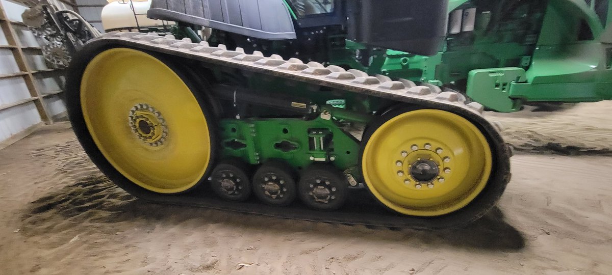 2019 John Deere 8320RT with 835 hours, 3pt, 1000 pto, 5 HYD, 59GPM Hydraulic system, 24 inch tracks, E23 Transmission, Premium 4.0 Activation. $305,000 OBO. RT's appreciated.