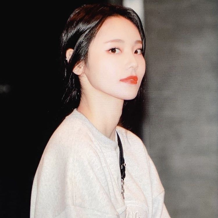hourly jinsoul (@hourjinsoul) on Twitter photo 