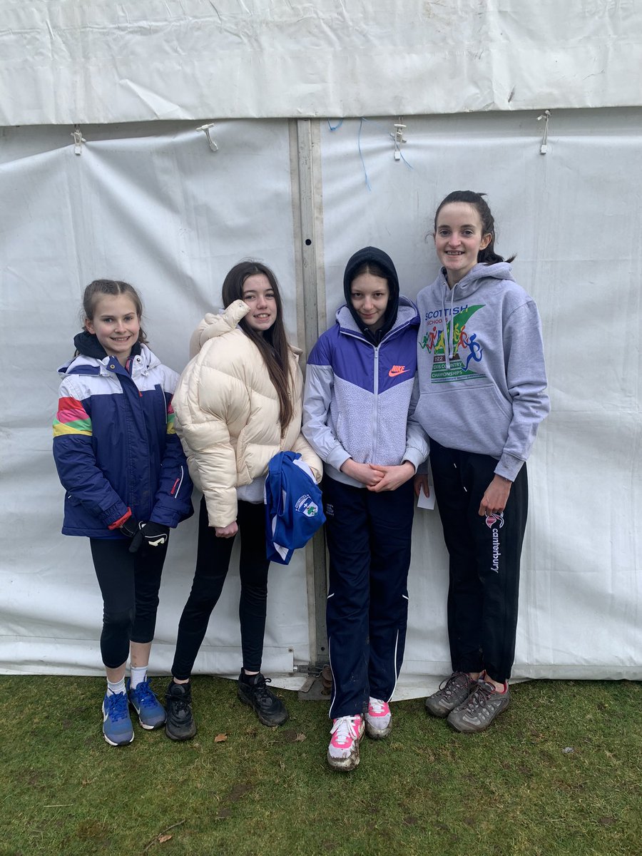 Holyrood_PE's tweet photo. Our girls after their cross country runs today 🏃🏽‍♀️Excellent runs from them all 🌟👏🏼 https://t.co/utrZpBHjPr
