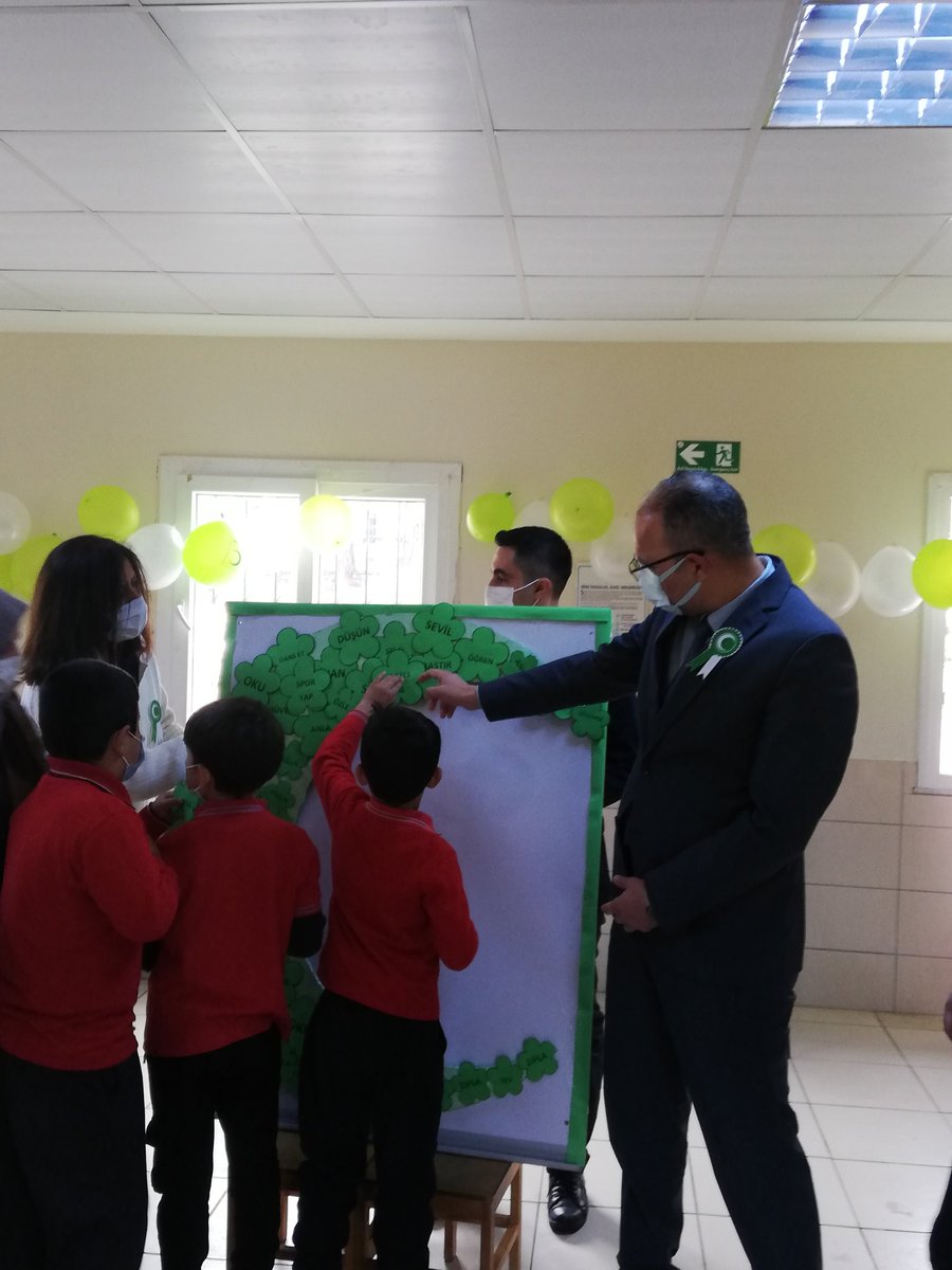 İlçe protokolümüzün katılımlarıyla Yeşilay Haftası'nı okulumuzda kutladık. @Erdemli_MEB <a href="/MersinMEM/">Mersin İl Millî Eğitim Müdürlüğü</a> <a href="/YusufAcikyoruk/">Yusuf AÇIKYÖRÜK</a> <a href="/AdemKoca46/">Adem Koca</a>