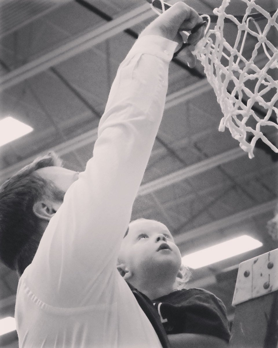 Dream big little girl ❤️🏀