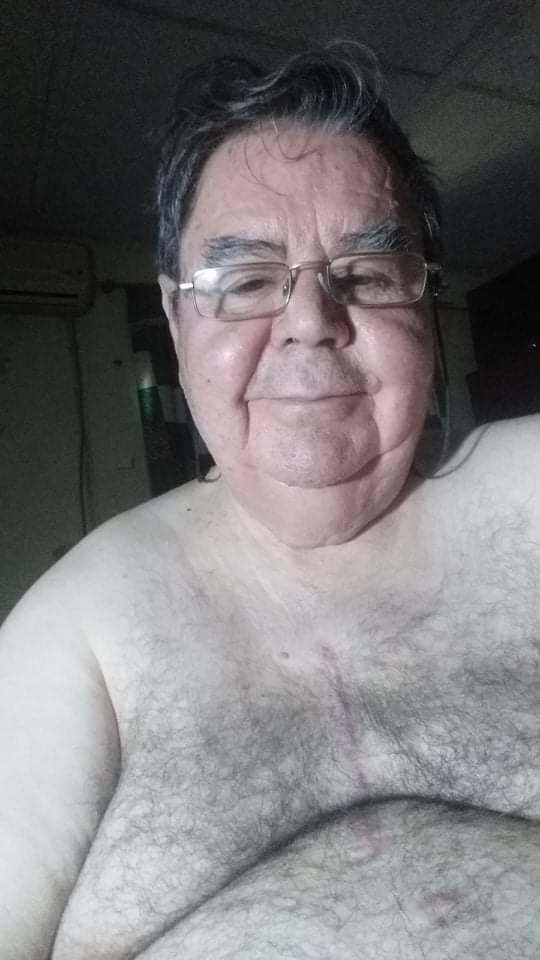 angelito69350's tweet photo. Como ve la verga de abuelito argentino para una ricas mamadas bien ricas https://t.co/dmGoCKAwRA