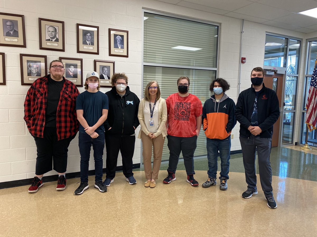 JeremyBrownCHS's tweet photo. Happy Birthday Dr. Cauldwell from Central High School and CHS Brotones. Spreading love through SPS. #SPSstrong #Keepongrowing @ngcauldwell @CentralBulldog @CHS https://t.co/WbPR4qgQW3