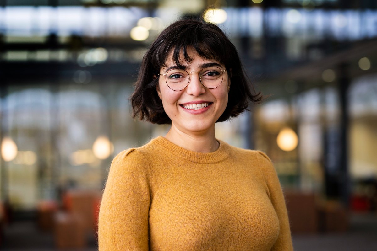 Our next ESR - Bahar <a href="/thereexistagirl/">Bahar</a> aims to characterize #colloids in order to improve their performance📈
She utilizes super resolution imaging techniques such as  #DNAPAINT and #STED to quantify functional groups and investigate their distribution on the surface of colloids🔽