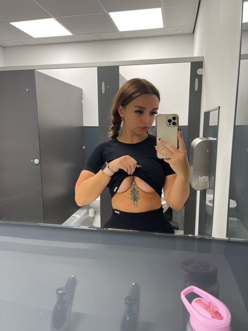 Did I get them out at the gym? Check the comments to find out the answer 💦 https://t.co/S97WnyjBcq<a href="/tag/newprofilepic"class="tags"><span>#newprofilepic</span></a>