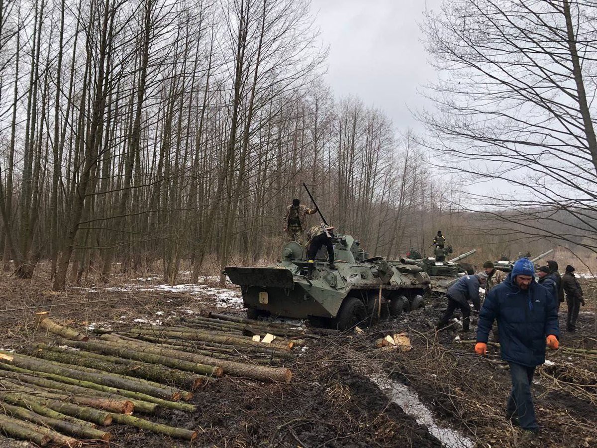 The most dramatic example of this failure were Russian vehicles stuck in the early spring mud. You see they are trying to put tree logs under its wheels to get it out. Sounds good, doesn't work