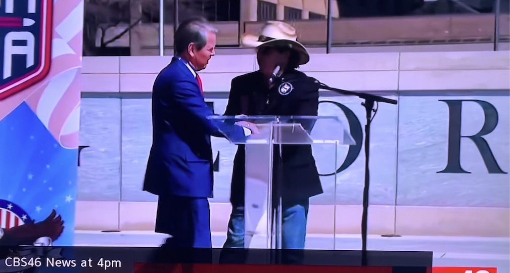 aarmark's tweet photo. I was proud to introduce @BrianKempGA at the @GA2Aorg #2A rally yesterday at the #GAStateCapitol. Gov. Kemp will fulfill a campaign promise and sign #ConstitutionalCarry in #Georgia after it clears the GA House and hits his desk! #GA22 #Shallnotbeinfringed https://t.co/CTABWibtHy