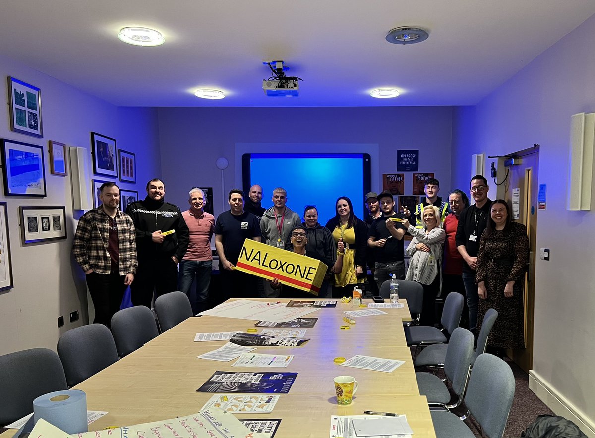 GBMC73's tweet photo. 🤓 Guys please allow me to introduce you to #Swansea #SWANS @WeAreBarod’s newest #Naloxone #Peers 🏴󠁧󠁢󠁷󠁬󠁳󠁿 

👉🏻The peer’s have are #buzzing about #hitting the #streets tomorrow with @TheGDAS #Peers 🔥

👉🏻 @swpolice your #officers were a #credit to you &amp; #smashed down barriers 👮‍♀️ https://t.co/HYe6yvFljH