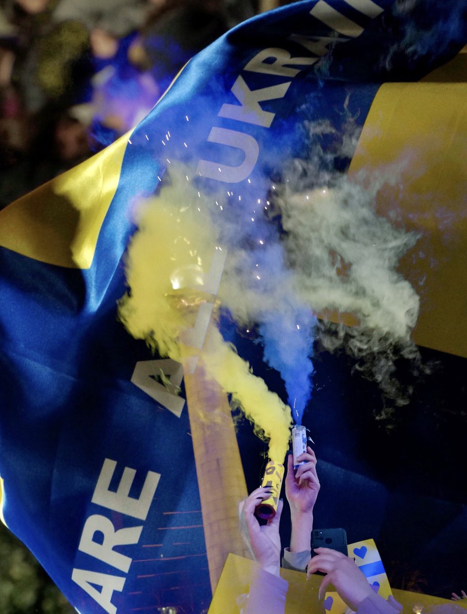 “Life will win over death, and light will win over darkness.” #volodymyrzelensky 💙🇺🇦💛#StandWithUkraine #slavaukraini