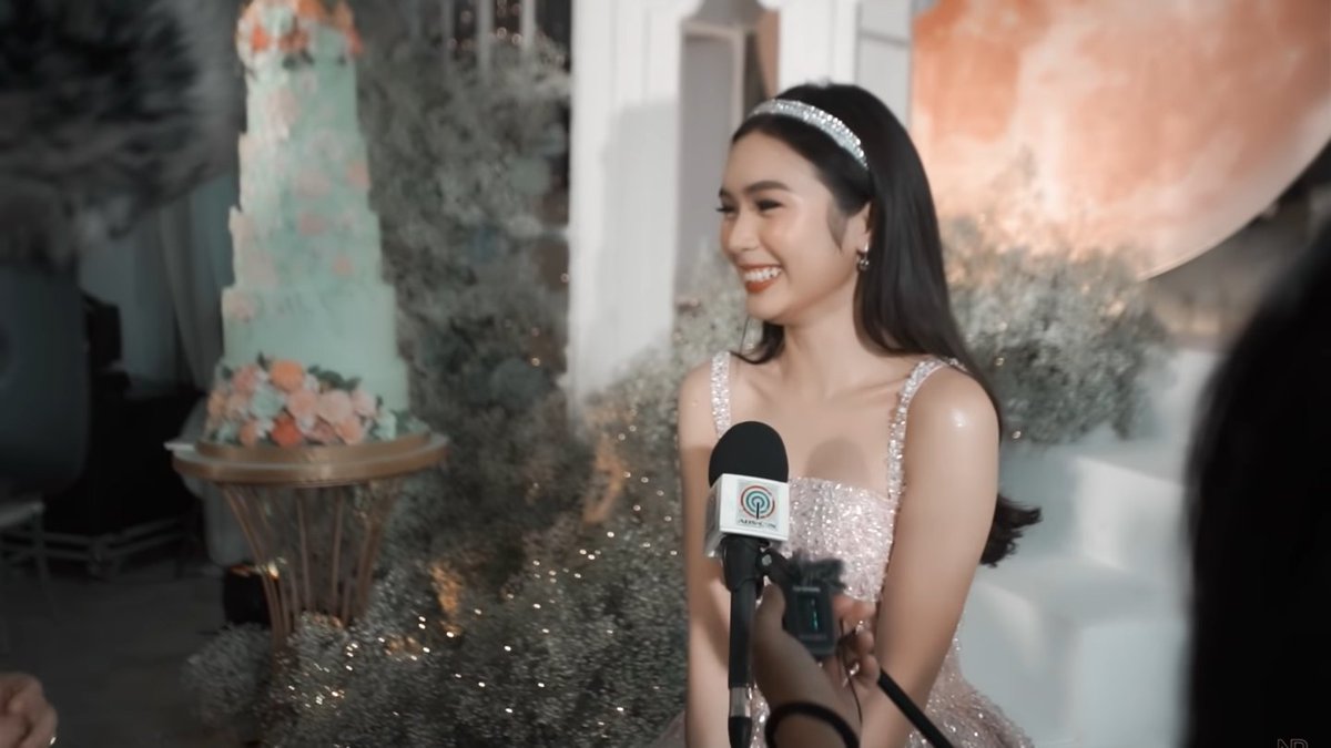 simp4fcsd's tweet photo. yea, super star vibes🤎 @francinecarreld https://t.co/QeqXX2GdQ9