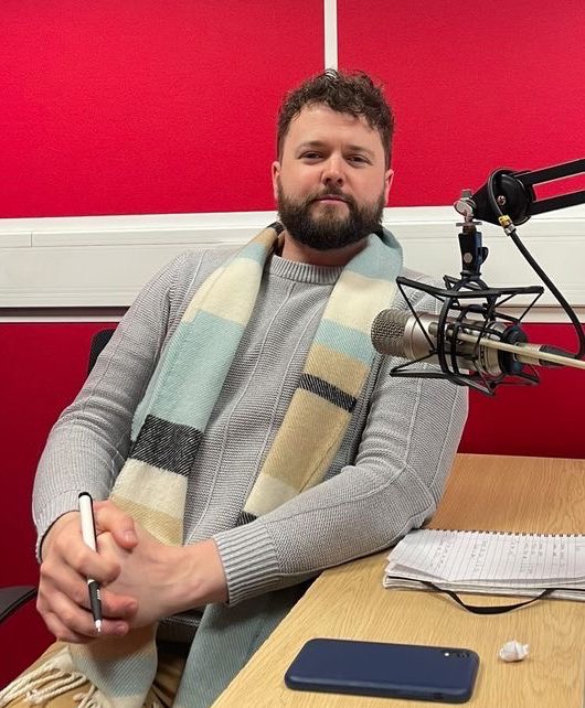 Busy lunch? Need to catch up on the news? Don’t worry, we’ve got you covered! 

Check out our 1:30pm radio news bulletin below. 

🎙: <a href="/AxsonBenjamin/">Benjamin Axson</a> 

solentjournalism.co.uk/130pm-radio-bu…