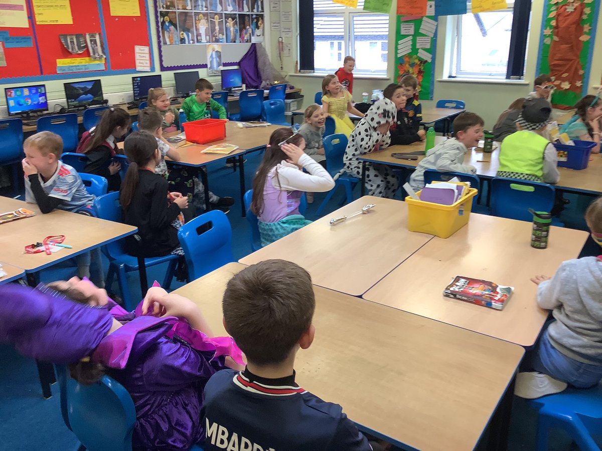 MrsHaworth_StA's tweet photo. When you completely stitch up @MrsGrahamEG up with your book choice for WBD! She took it like a champ 😂💪 #StAugReading https://t.co/myicVqDZmm