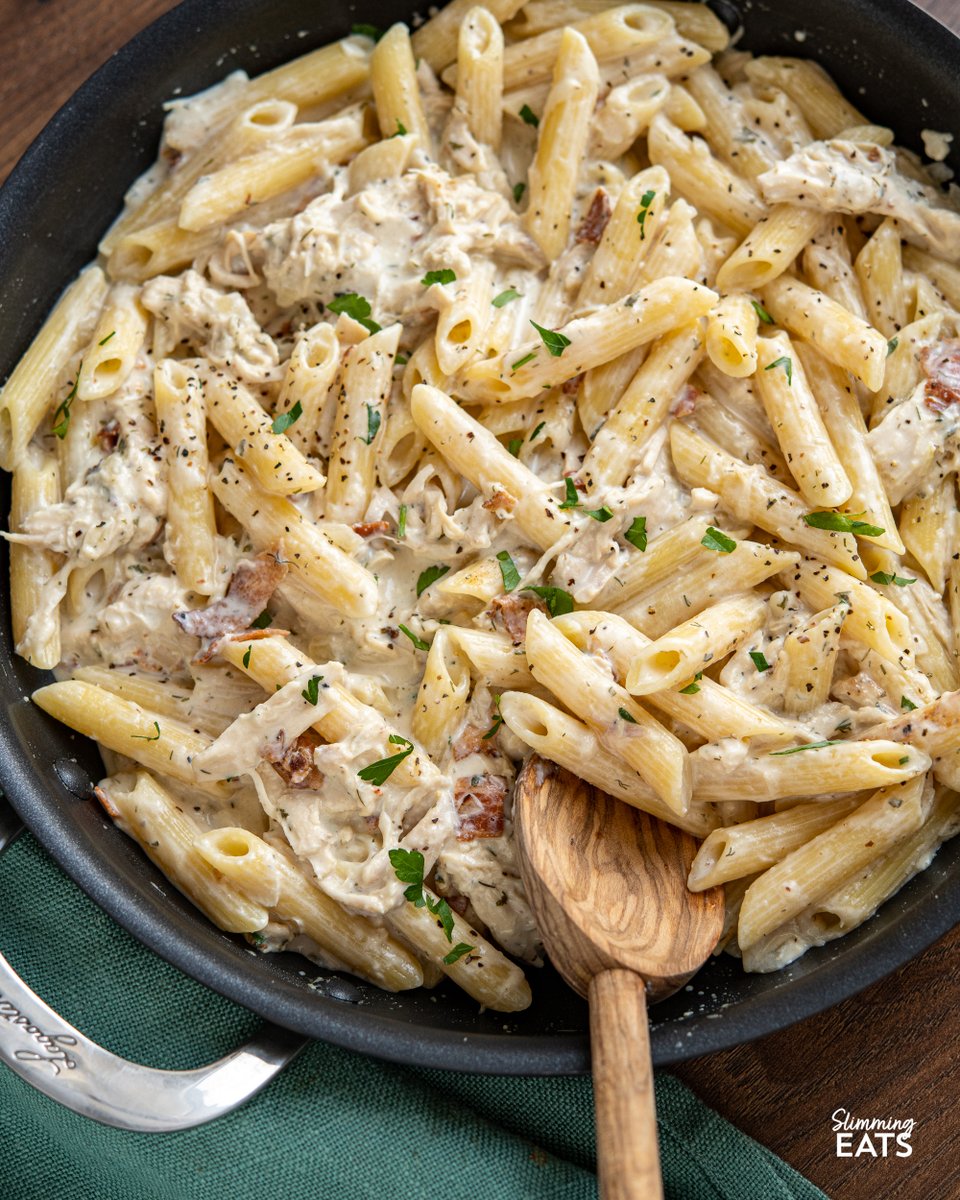 SlimmingEats's tweet photo. Easy Creamy Chicken Ranch Pasta - A pasta dish with the perfect combination - chicken and penne pasta in a creamy ranch flavoured pasta sauce all finished off with some smoky crispy bacon. What's not to love?

Recipe: 👉 https://t.co/Hah1BDyIIr

#slimmingeats https://t.co/lt1fvkOHDe