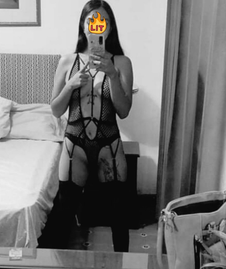 CarlosTierrane1's tweet photo. Quien para este fin de semana! Parejas o single 🙊🔥 https://t.co/dqvlNuecmB