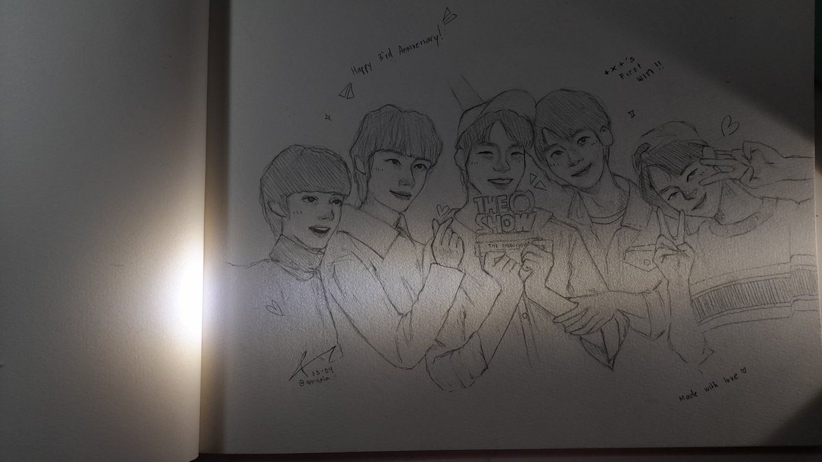 iyyonn's tweet photo. @TXT_bighit - Big thanks to you guys for the songs that accompany me during my loneliest, thank you for the mood you guys gave me when i'm at my lowest, i present my drawing of txt's first win, once again,thank you

#3ShiningYearsWithTXT https://t.co/GquJBsdugw
