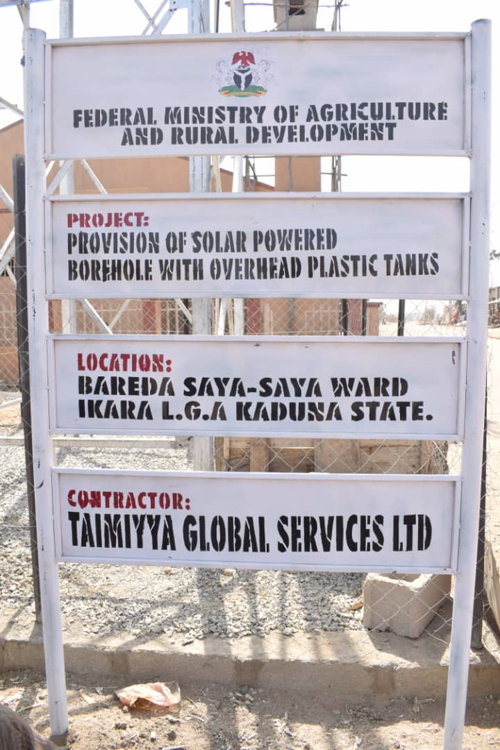 AminuAbuzayd's tweet photo. #Kwariatwork 
Provision of Solar Powered Borehole with overhead tanks at Bareda, Saya Saya Ward, Ikara LGA facilitated by @Abdu_Kwari.

Status: Completed 

©️ Kwari Media Team https://t.co/VCQCIdukO8