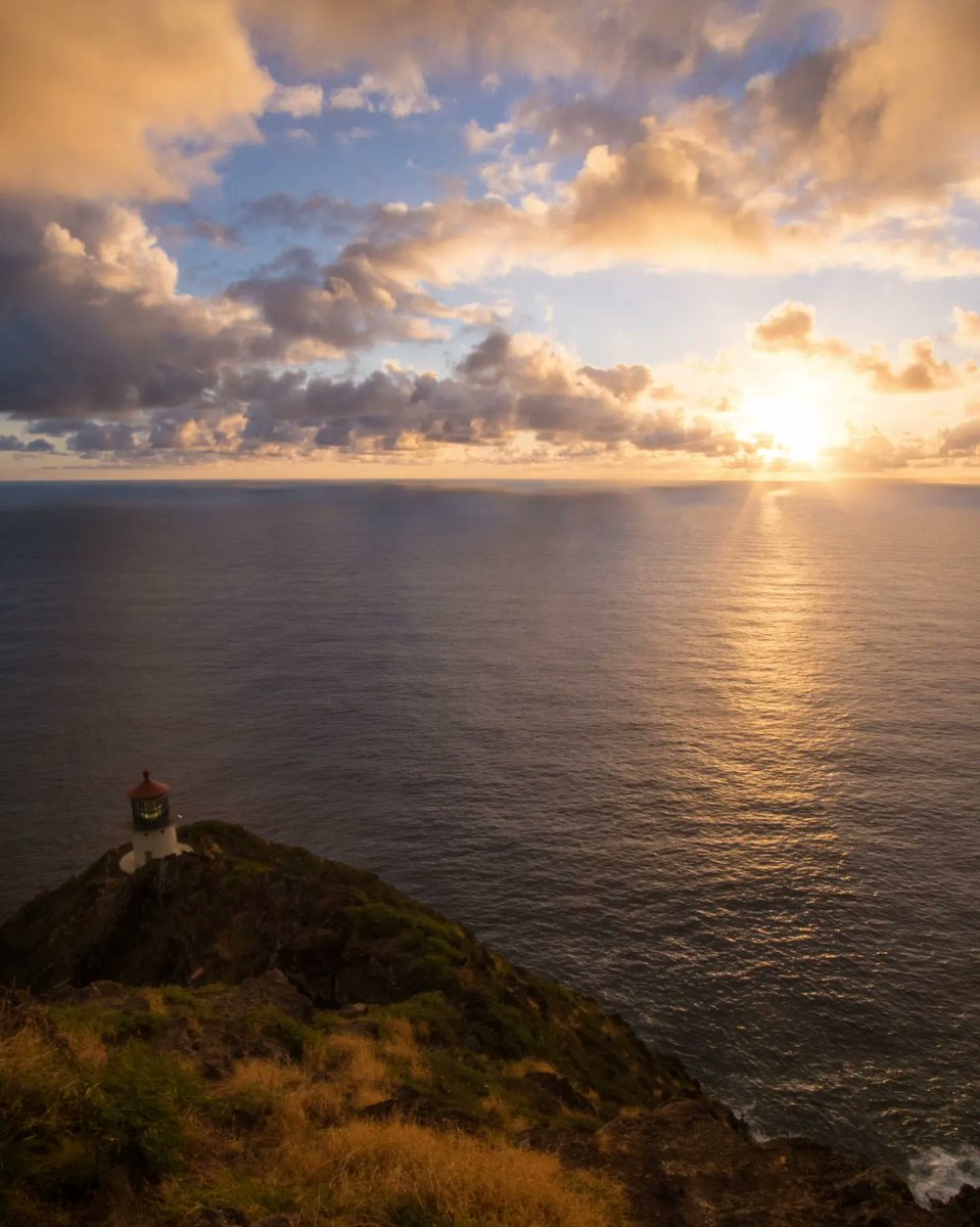 huesfromabove's tweet photo. Sunrise progression pics at Makapu'u Lookout https://t.co/dP3oVyfU1r