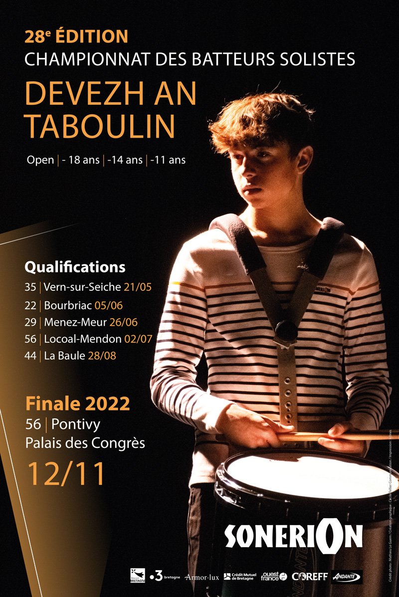 Evit skritell Kampionad Broadel ar Bagadoù, aozet gant @BASonerion, em eus tennet poltridi (graferezh : Cécile Tellier)
/
Réalisation d'une série de photos pour les affiches du Championnat National des Bagadoù organisé par @BASonerion (graphisme : Cécile Tellier Communication)