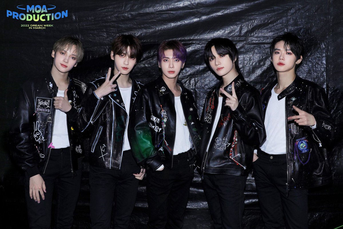 CTXTBR's tweet photo. 🎉 E O TXT FAZ 3 ANOS DE DEBUT!!!

O tempo voa, né, MOAs? Deixamos aqui algumas palavras de carinho nesta data tão especial 💙

#3ShiningYearsWithTXT
#삼년동안_함께_써온_교환일기️
MOA PROD CONTENT MEETING https://t.co/CE4hM5atvT