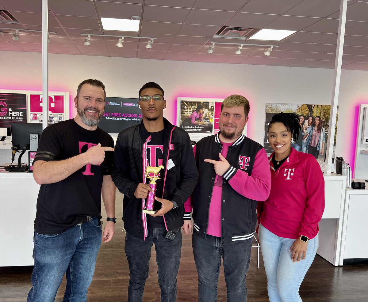 Celebrating the #1 ME in #LAMS today at our Opelousas, LA store… Mr Quinten Reed!!  Great work @qreed4 !!  @BDerbigny16 @CRSmith91 @domjrcoleman @JohnStevens_