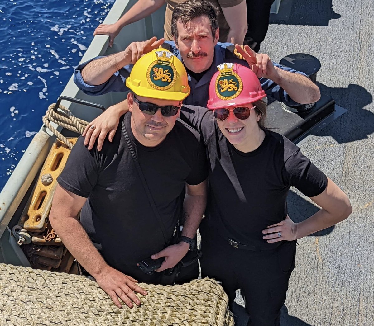 Nadia_Shields's tweet photo. Boatwork onboard ⁦@HMCS_NCSMSask⁩! #PhotoBomb #PinkHelmet #BecauseILikeIt #BecauseTheBufferDoesNot https://t.co/4qe39tIefg