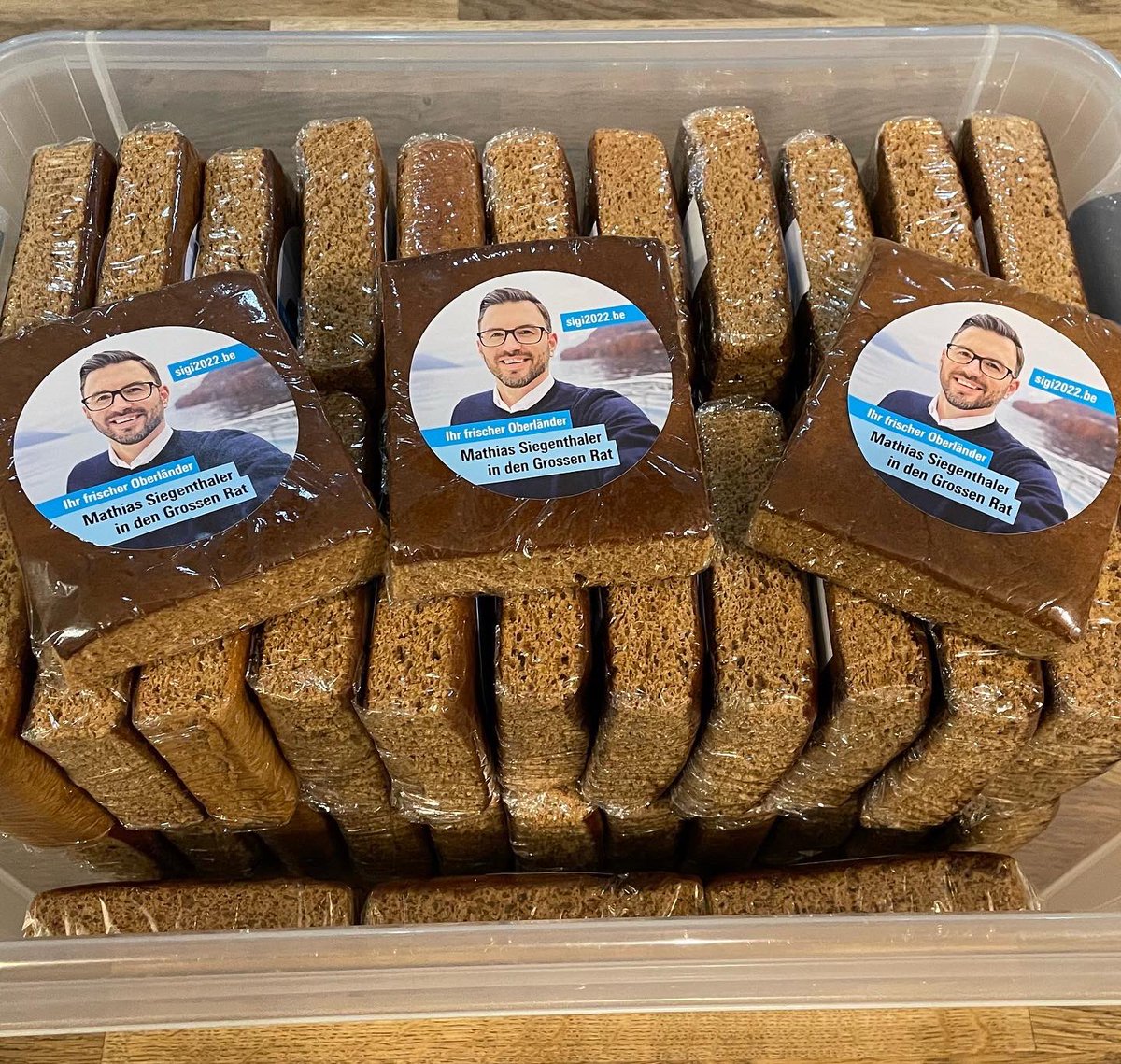 Ich werde oft nach meinen Give Aways aus dem Wahlkampf 2018 gefragt und ja auch dieses Jahr gibt es wieder leckeren Boltig-Lebkuchen aus meiner Geburtsgemeinde! 

Magst Du keinen Lebkuchen? Glaub mir diesen wirst Du lieben. 

Schon bald ganz in Deiner Nähe.