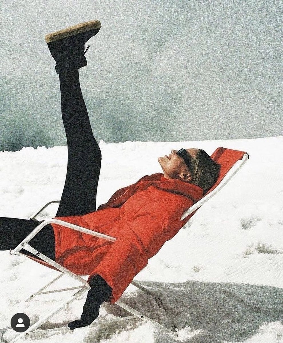 *Weekend has entered the chat*
.
📸 <a href="/aus_piste/">Aus Piste</a>
.
.
.
#stambecco #stambeccoamaro #maraschinocherry #maraschino #amaro #bittersweet #cocktails #ibex #italianalps