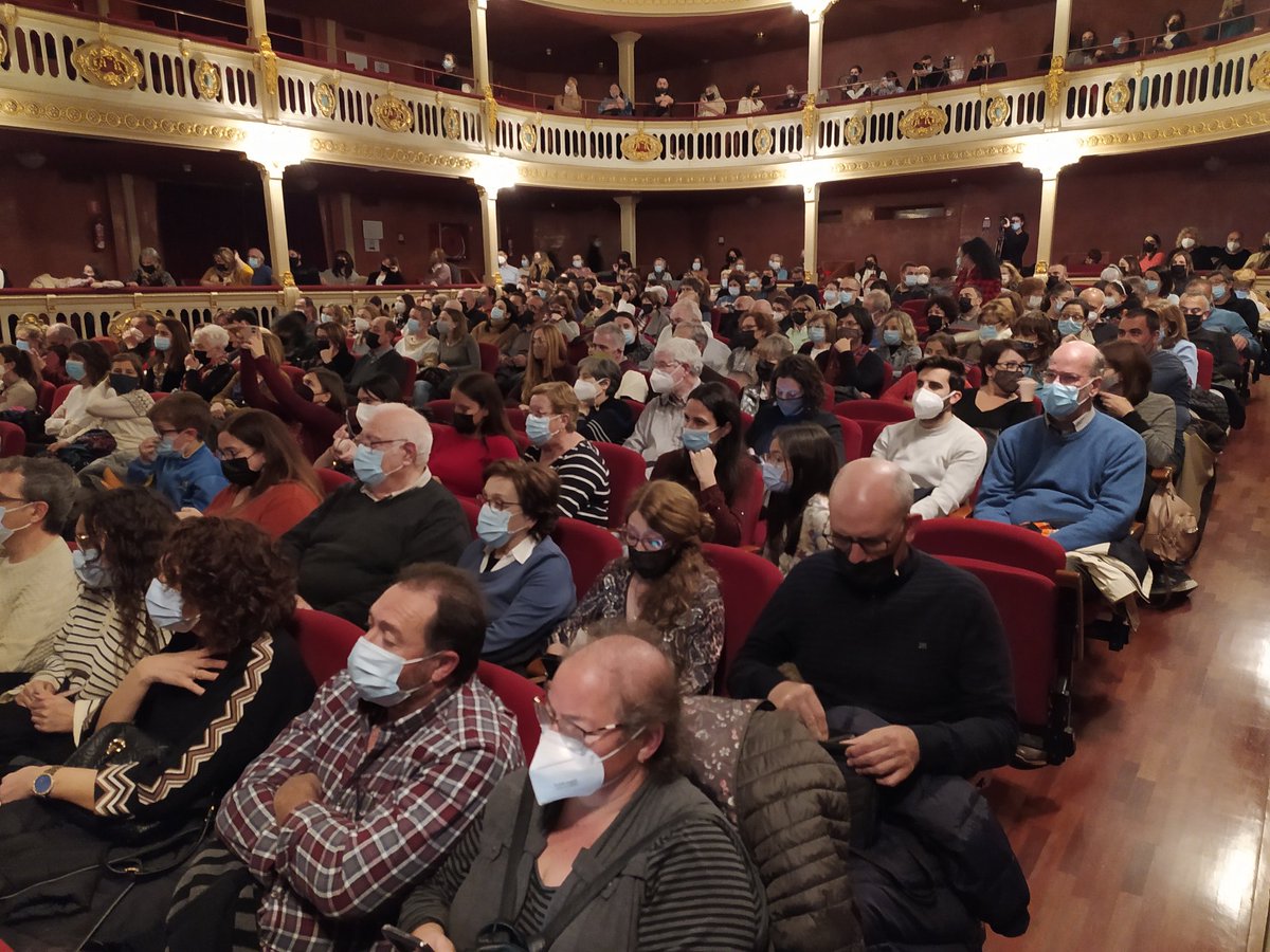 pscreus's tweet photo. 🩰 Enhorabona a l'Escola de Dansa Artis de #Reus pels seus 75 anys

El Teatre #Bartrina ha acollit aquest vespre l'acte d'inauguració per commemorar el seu aniversari amb actuacions ben diverses i molt treballades 👏🏼👏🏼 https://t.co/N72odgavbT