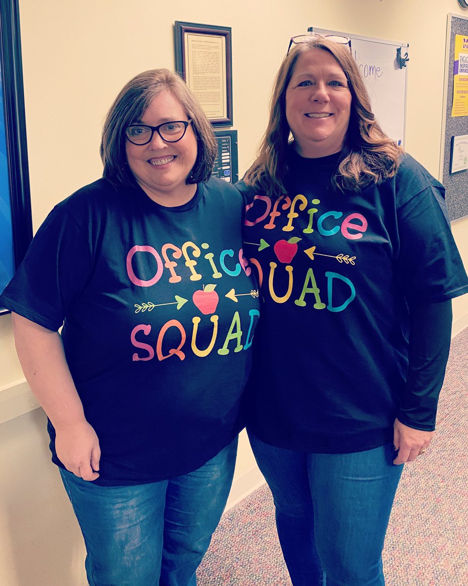 MrsO19761815's tweet photo. “Twin Day” fun at Fairfield/Maumee Schools today!! #TwinDay #MaumeeSchools #FairfieldRocks #MaumeeCitySchools #StaffSpirit https://t.co/xqC1bydAAv