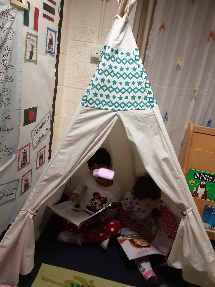 primary_avenue's tweet photo. 📚 World Book Day 2022 📚 
The children &amp; staff came to school in their cosy clothes today! 

They enjoyed: sharing favourite authors, reading scavenger hunts, designing book covers, making book marks, virtual author workshops &amp; making reading dens! #WorldBookDay https://t.co/Ri66HR0ByX