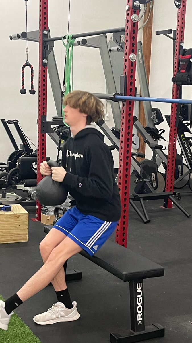 ArmedPHorce's tweet photo. HIGHLIGHTS from this weeks LEGDAY 🦵🏾🦵🏾🦵🏾🦵🏾

#BBAATHLETICS
#ONYXFITNESSACADEMY https://t.co/3Eqcj0TrKe