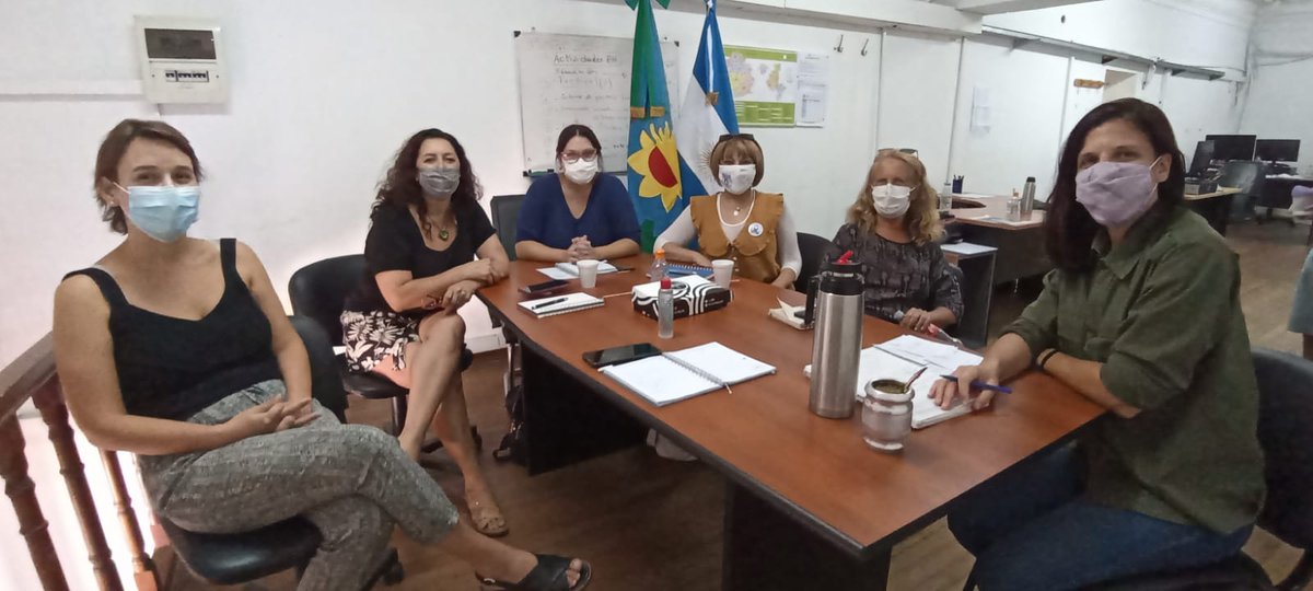 Recibimos en @saludBAP a representantes de #UnidosPorElCáncer para seguir las articulaciones en materia de prevención, diagnostico y tratamiento del #cáncer con especial interés en mejorar los circuitos de comunicación y los procesos administrativos para el acceso a la salud👇