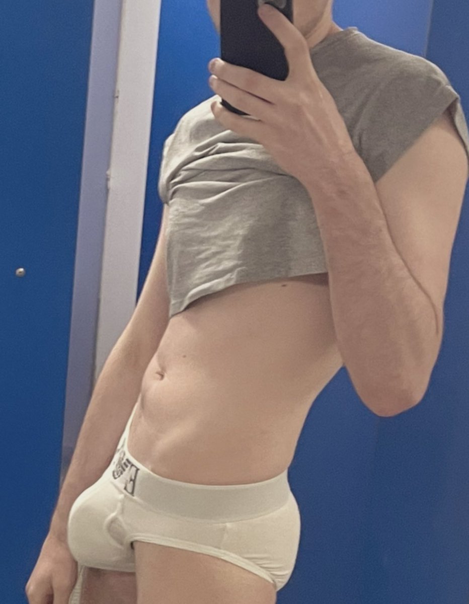 You ever been three inches from a guy in the locker room who keeps looking you up and down while your both naked and thought, “we doing this or what?” Anyway, had a good gym session today 💪🏻💦