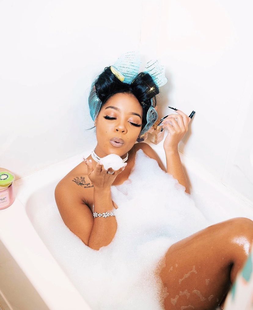 jrthelegenduv's tweet photo. The Beauty Icon 📸 #TrinitySeries
Creative Direction : @MsPyatt
Hair/ makeup: @TheRealTajahh
Happy #WomansHistoryMonth https://t.co/wCelHYH9wz