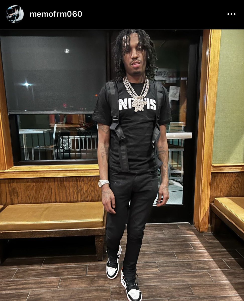 SteveDriveMemo's tweet photo. trust your vibes, people nowadays are good at faking their words🖤📸 #STEVEDRIVE #SIXO #OTF https://t.co/MKhQT1AqTm