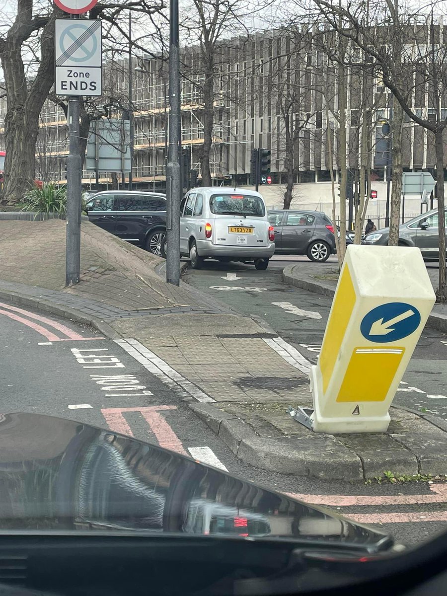 anikton_madding's tweet photo. @TfLTPH Just PHV? Obviously Nothing Apply to cabbies ;) https://t.co/gsSfwYAdGs